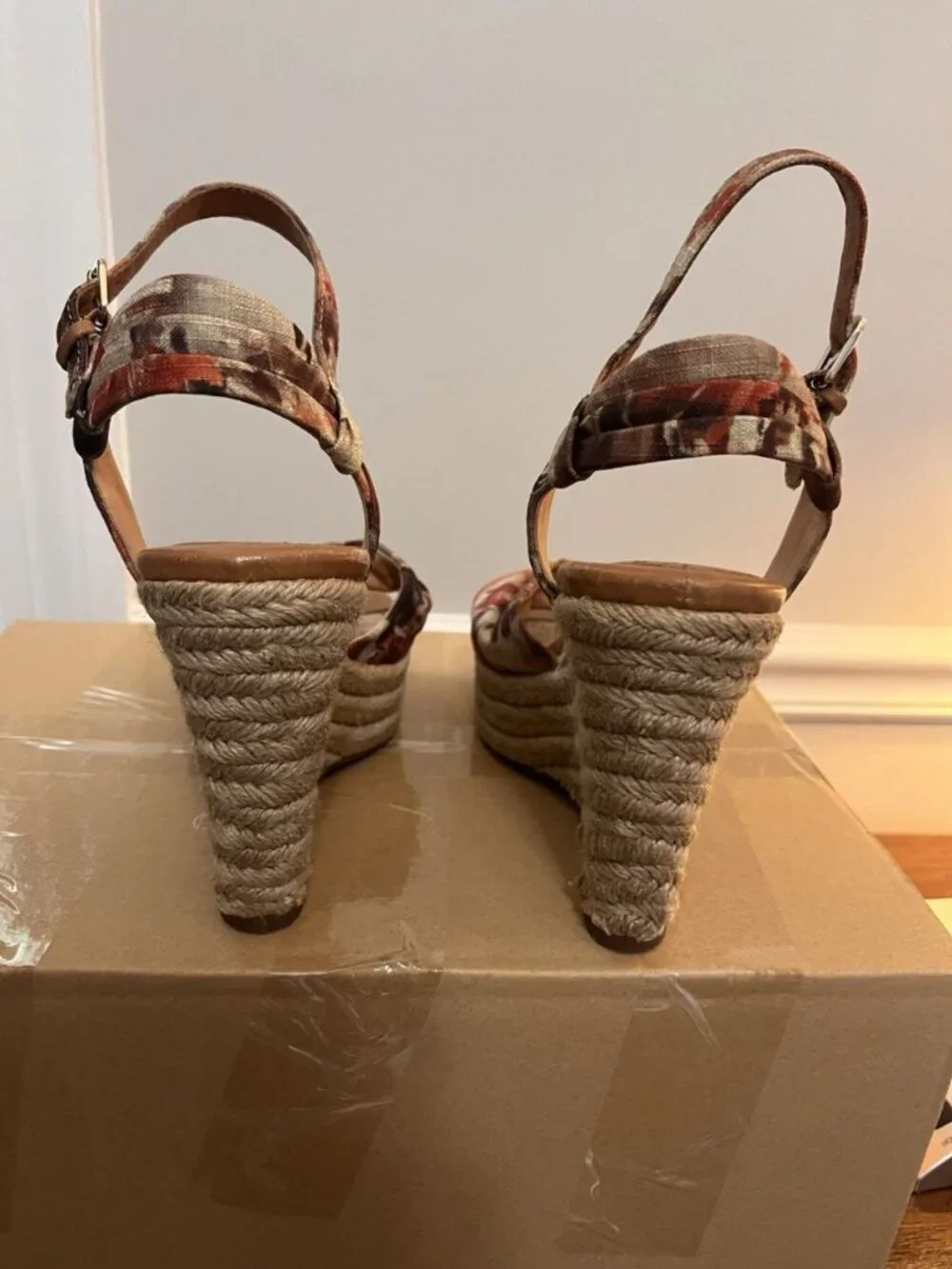 Sofft Peggie Tropical Espadrille Wedge Sandals Sz 10 Ankle Strap Cork Cushion